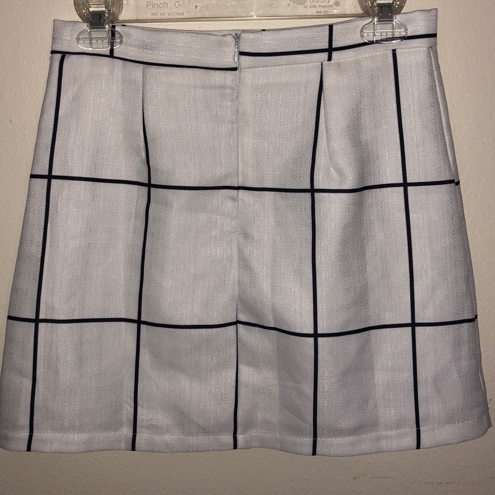 Skirt - Picture 2 of 3